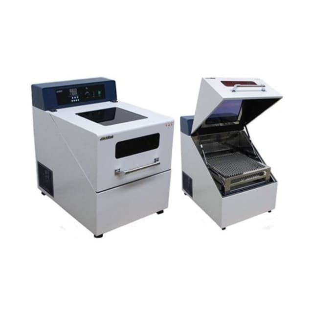 Incubadora refrigerada con agitacion