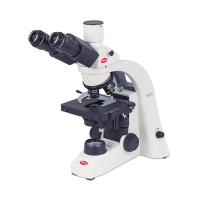 Microscopio triocular compuesto